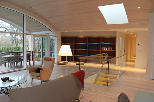 Mistral Float – Floating glass staircase with a transparent, light architectural design