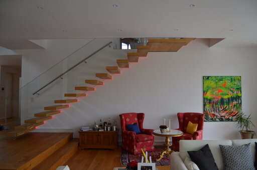 New Mistral Magic – Floating cantilever staircase with integrated lighting design